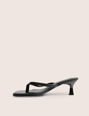 Everlast Black Kitten Heel Thong Sandals