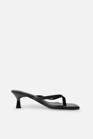 Everlast Black Kitten Heel Thong Sandals
