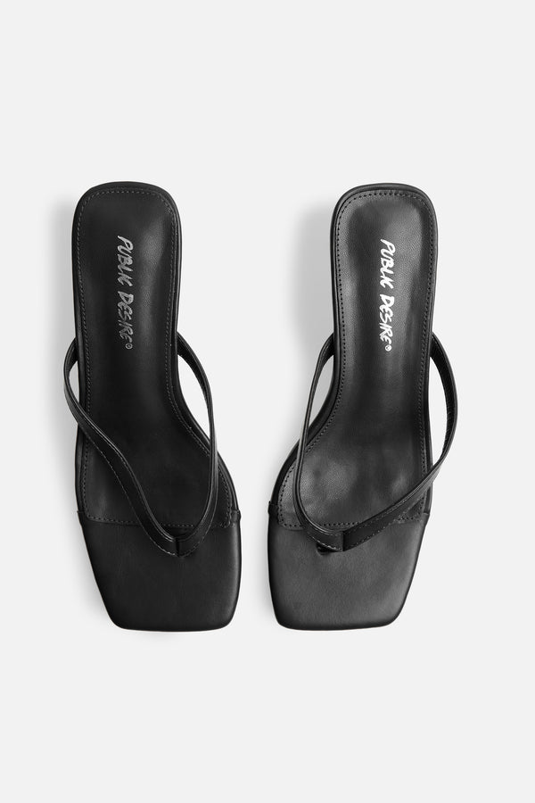 Everlast Black Kitten Heel Thong Sandals