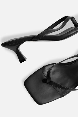 Everlast Black Kitten Heel Thong Sandals