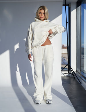 Kaiia Wide Leg Sweat Pants in Vanilla