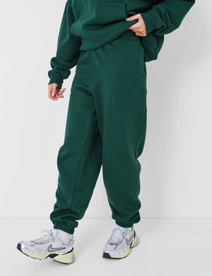 Kaiia Cuffed Sweat Pants in Dark Green