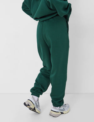 Kaiia Cuffed Sweat Pants in Dark Green