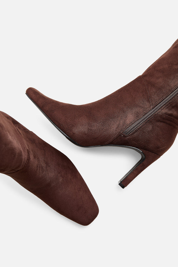 Pose Chocolate Zip Up Knee High Slim Block Heeled Boots