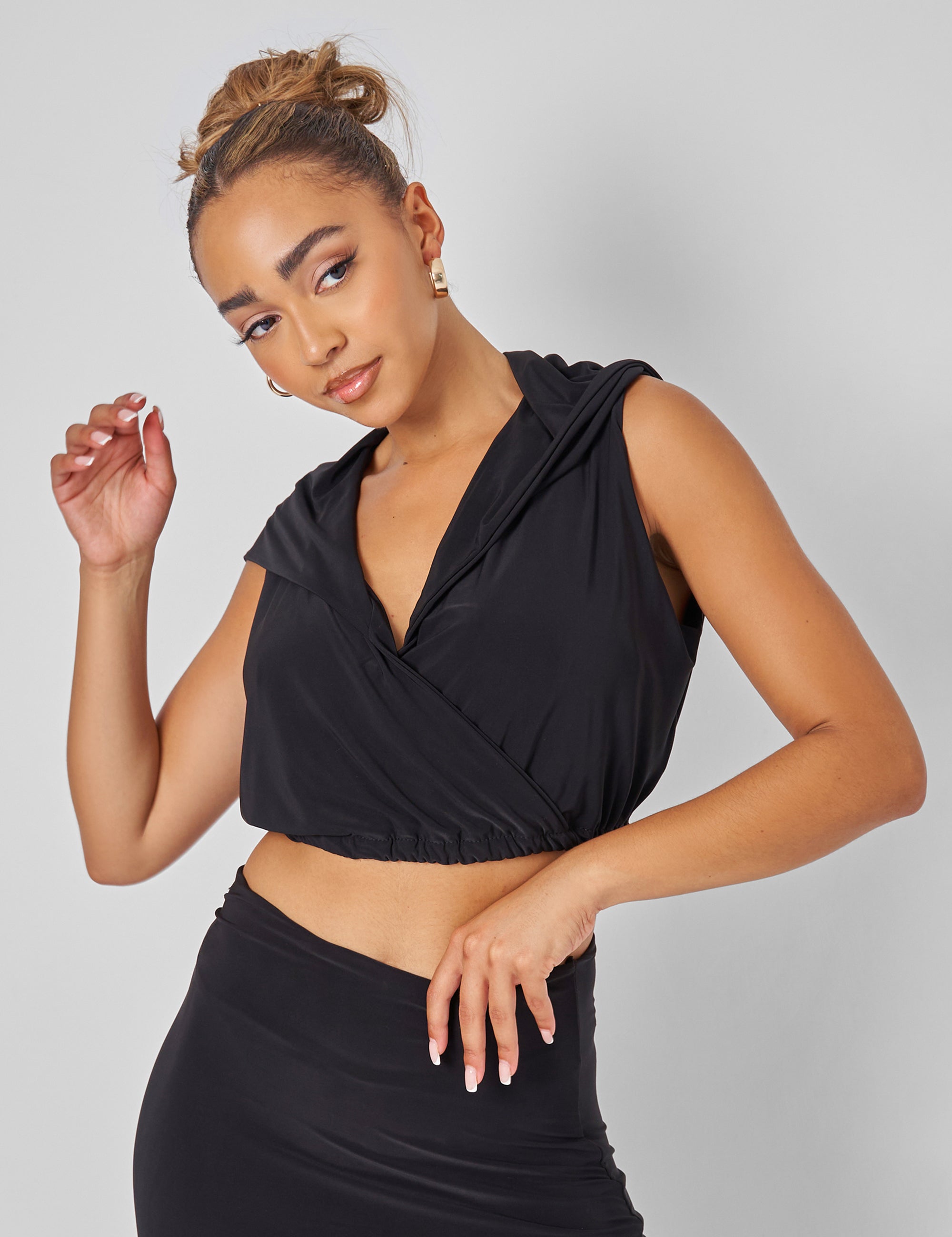 トップス FRANGANT Torso tops BLACK Sleeveless Wrap Front Top With Hood Black | Public Desire