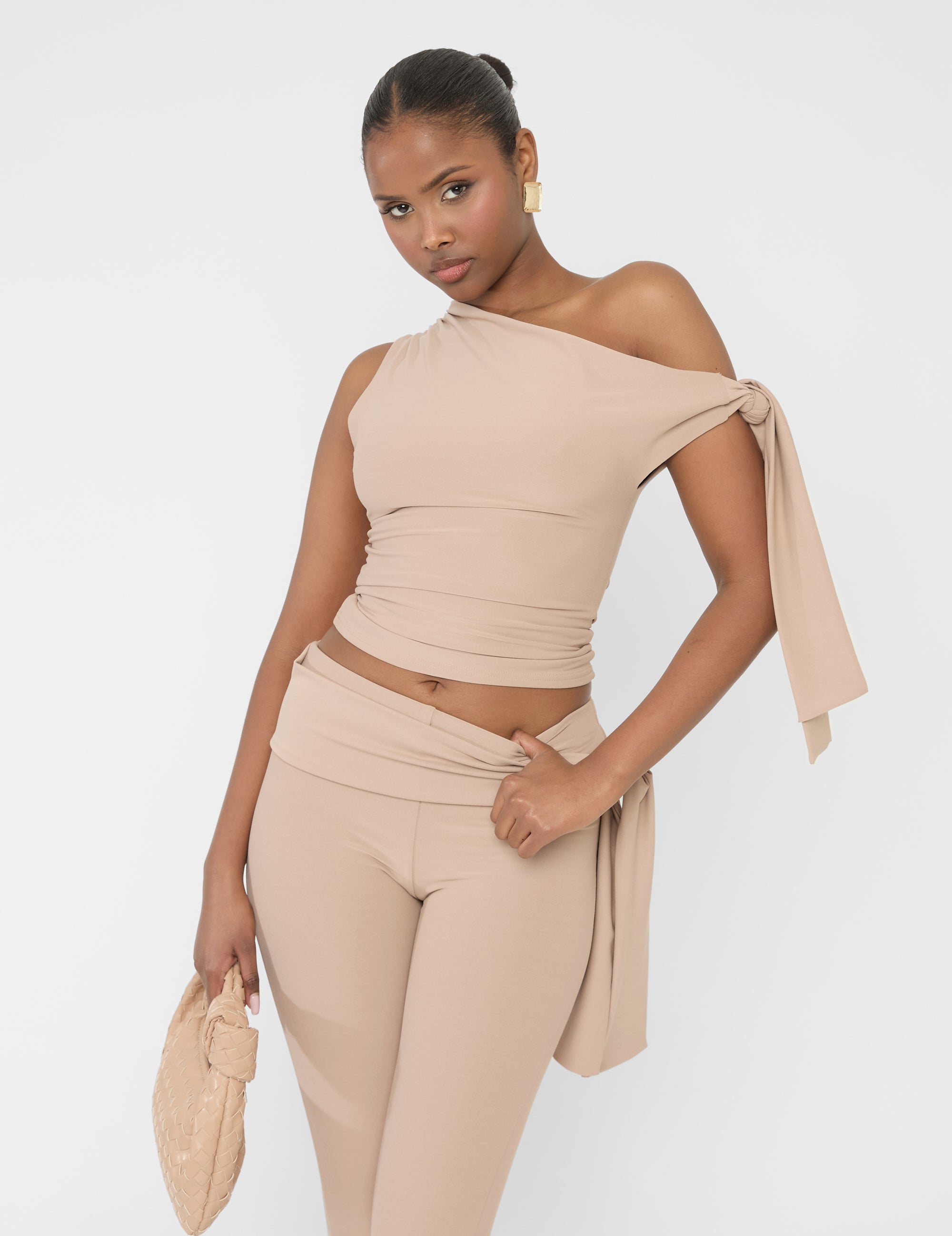 Knot Detail Asymmetric One Shoulder Slinky Top Latte | Public Desire