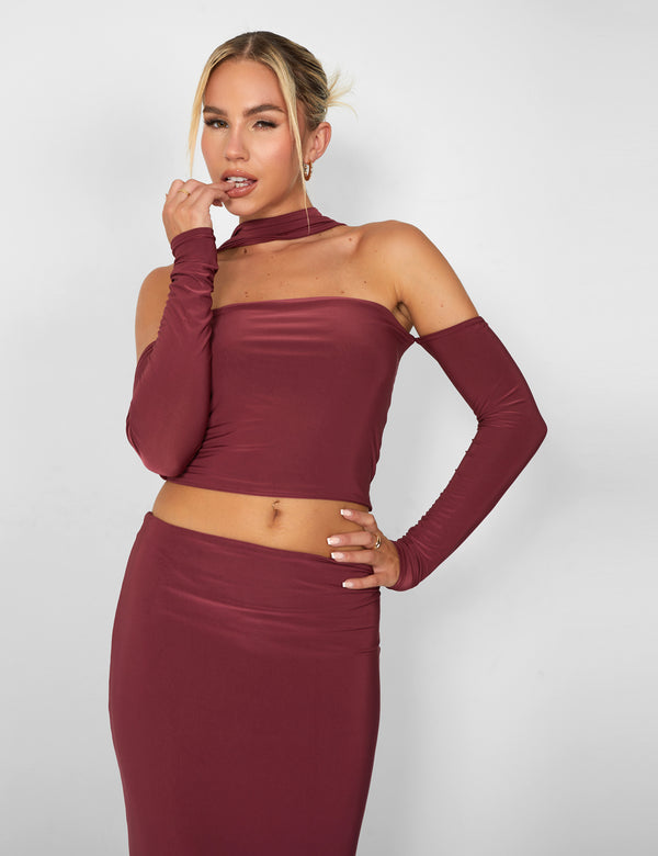 Kaiia Bardot Choker Detail Top in Burgundy