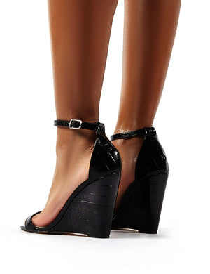 Slim wedge heel top