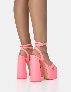 Leo Edition Neon Pink Round Toe Platform Block Heels