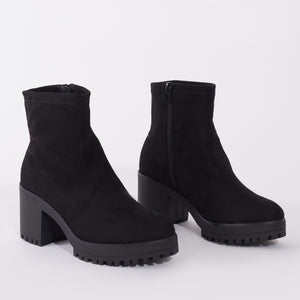 Rubix Chunky Chelsea Boots in Black