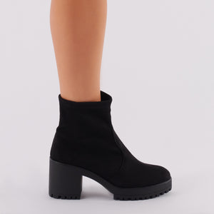 Rubix Chunky Chelsea Boots in Black