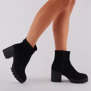 Rubix Chunky Chelsea Boots in Black