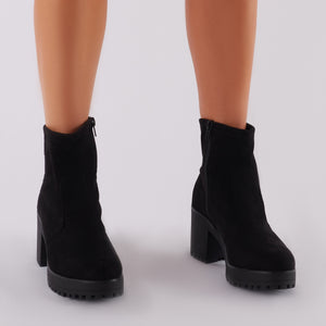Rubix Chunky Chelsea Boots in Black