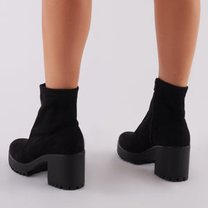 Rubix Chunky Chelsea Boots in Black